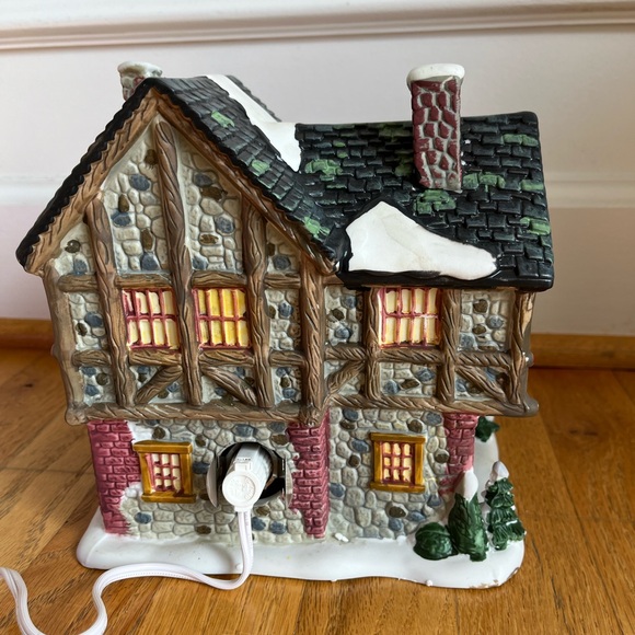 The Tea Cozy, Santa’s Workbench Collection, 2002 - Picture 3 of 16